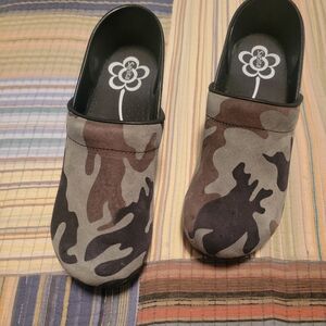 SANITA CAMOUFLAGE CLOGS
